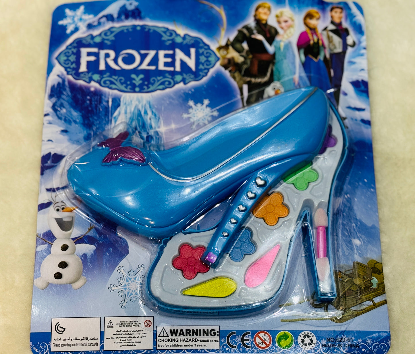 Frozen-themed makeup kit