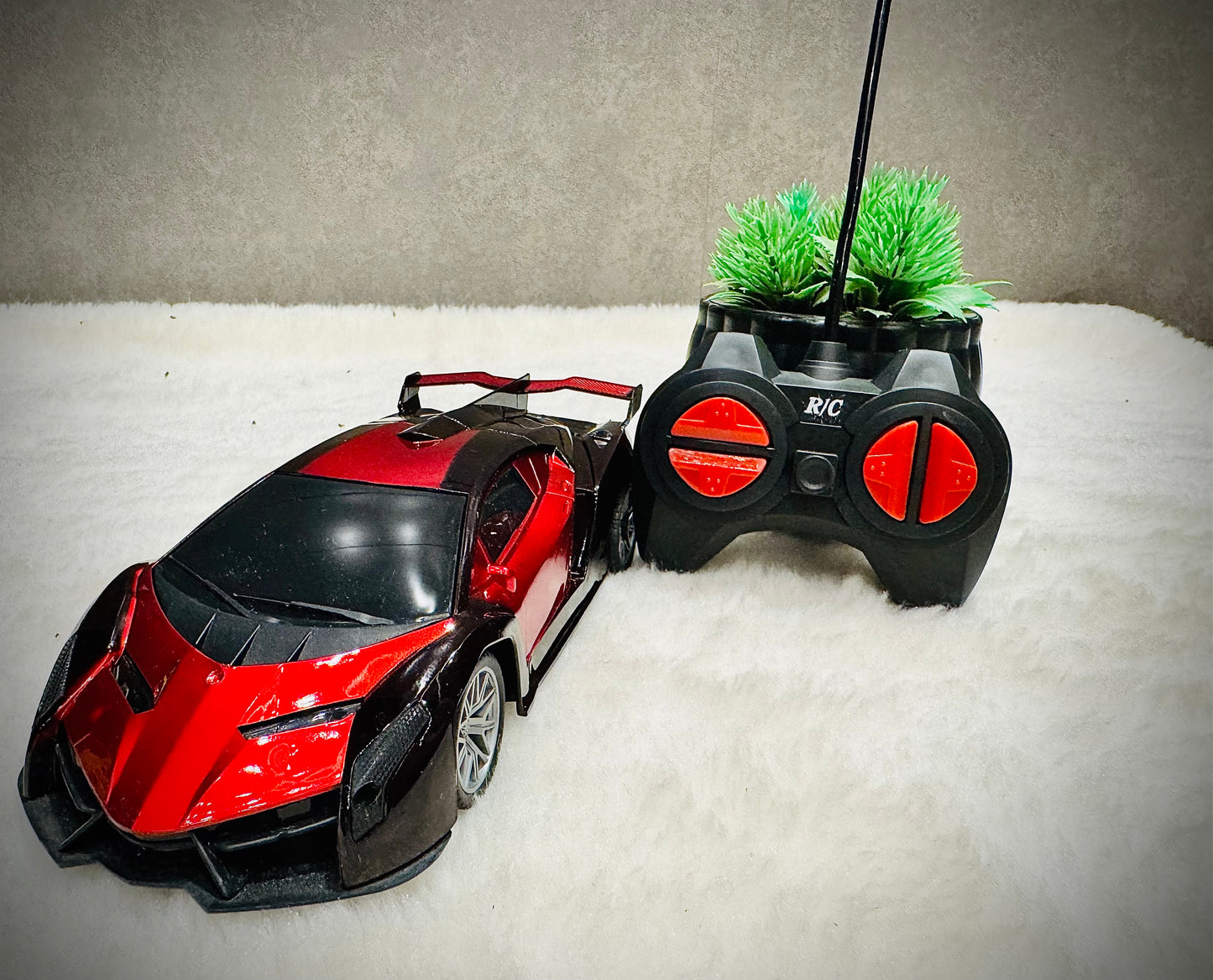 R/C Sports Car - 1:24 Scale